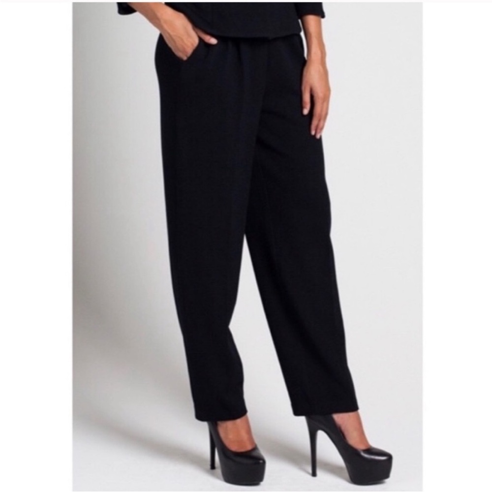 St John Basics Knit Pants Size 8 Black Contemporary Upscale Old Money